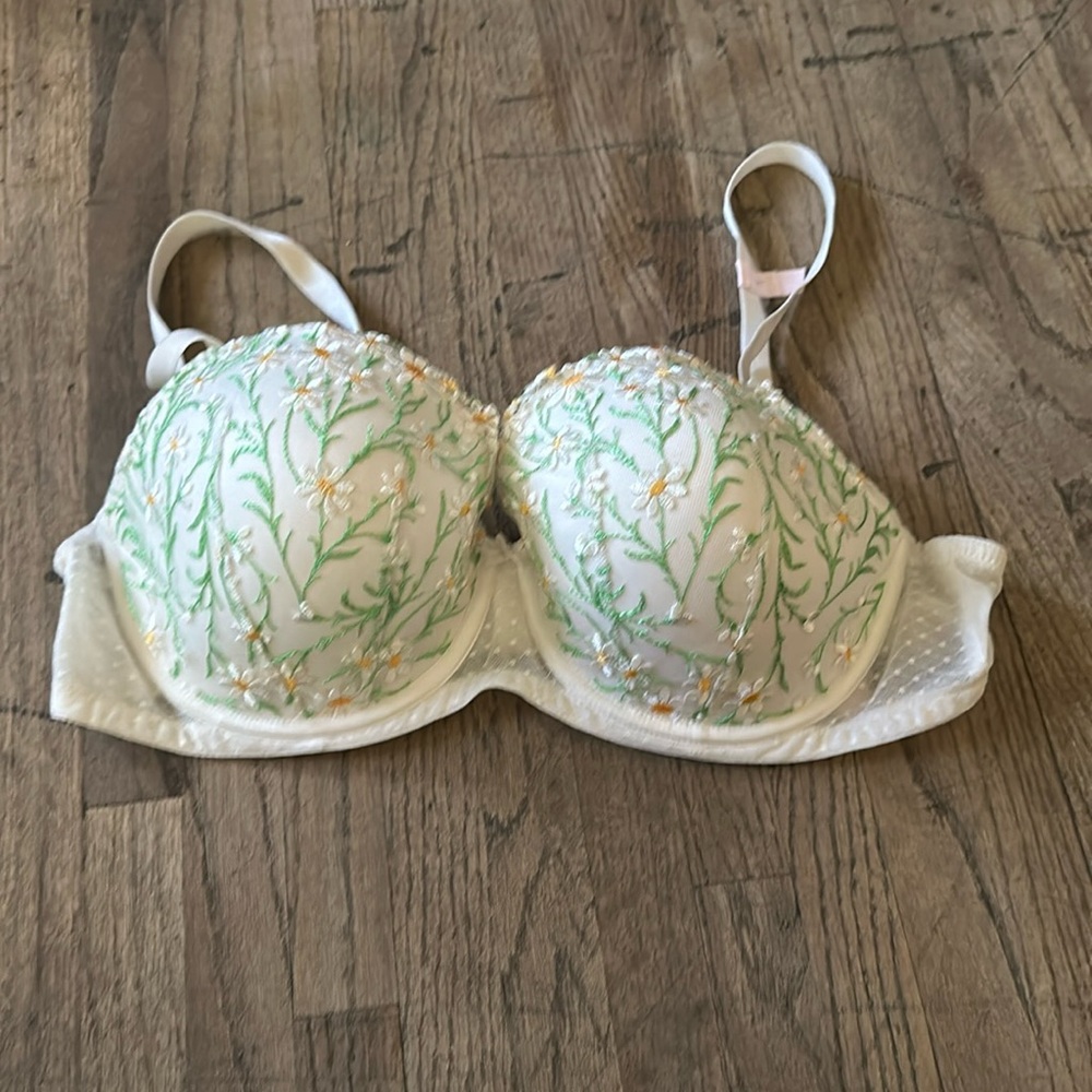 Size 38D Victoria Secret Lined Demi Bra with Vine and Floral Detail